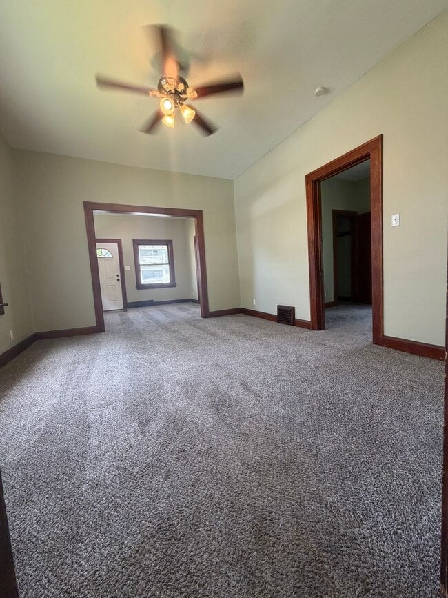Building Photo - Hurley2205