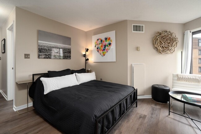 Building Photo - 2111 Wisconsin Ave NW