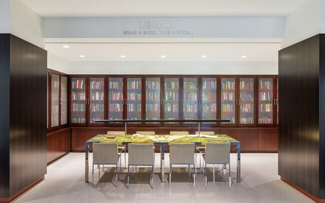 Building Photo - 2111 Richmond Hwy