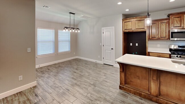 Building Photo - Beautiful 4 Bedroom 2 Bathroom Corner Lot ...