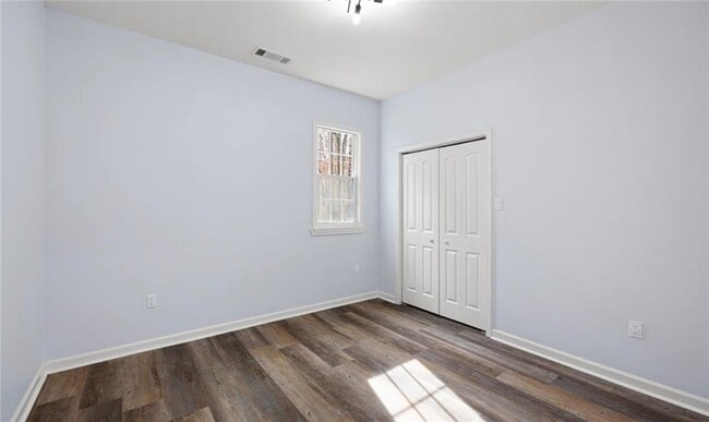 Building Photo - 7089 Wade Rd