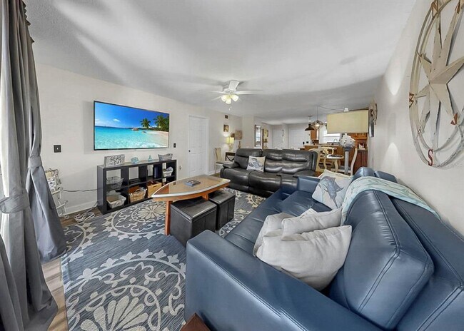 Building Photo - 1028 Apollo Beach Blvd