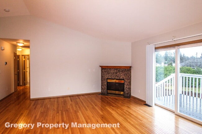 Building Photo - 13609 46th Ave SE