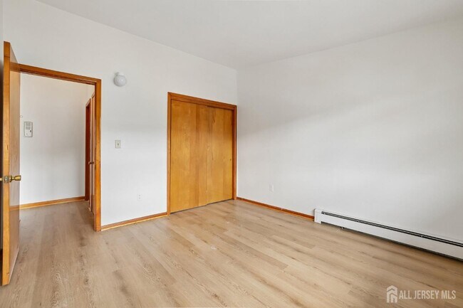 Building Photo - 14 Hazard Pl