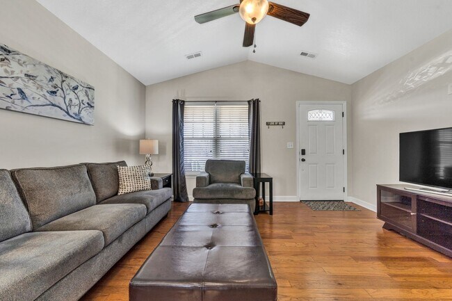 Building Photo - One-Level-Living near Vinton
