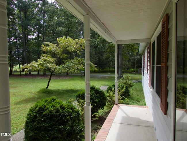 Building Photo - 979 Lamont Norwood Rd