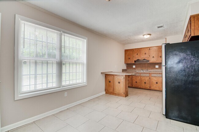 Building Photo - 3453 Pine Hill Rd