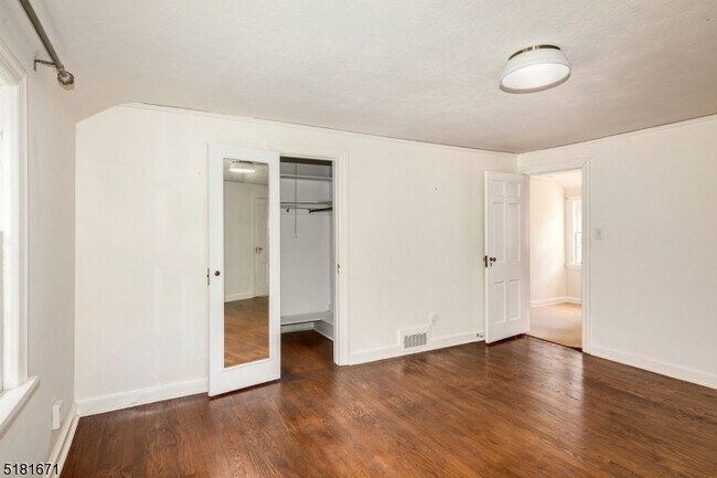 Building Photo - 1 Gapview Rd