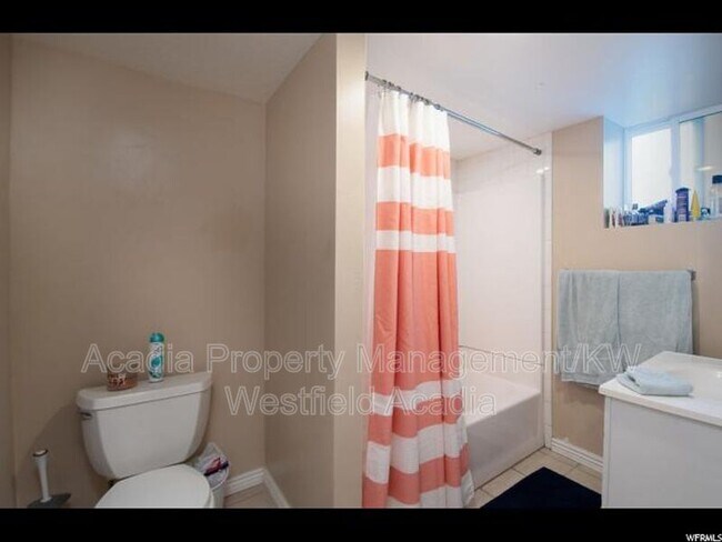 Building Photo - 137 E 600 N