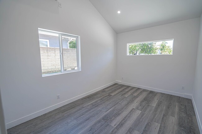 Building Photo - ADU 2 Bedroom for Rent in Sylmar!