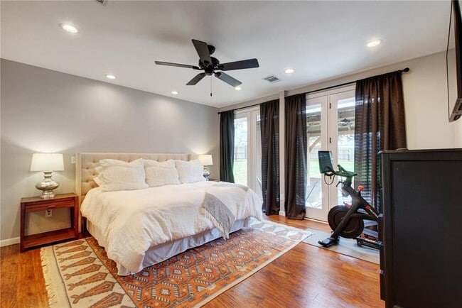 Building Photo - 2604 N Shields Dr