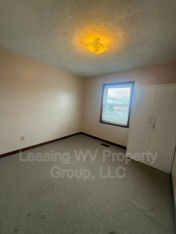 Building Photo - 2806 Putnam Ave