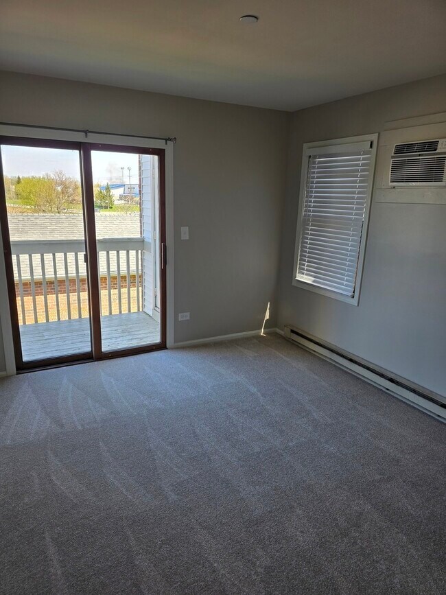 Building Photo - 1361 Cunat Ct