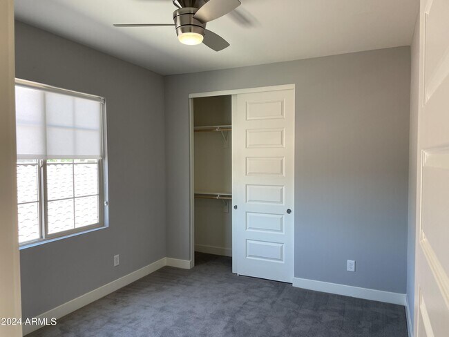 Building Photo - 4624 E Vista Bonita Dr