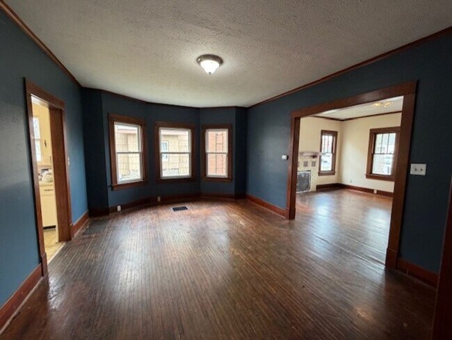 Building Photo - House for Rent in Canton