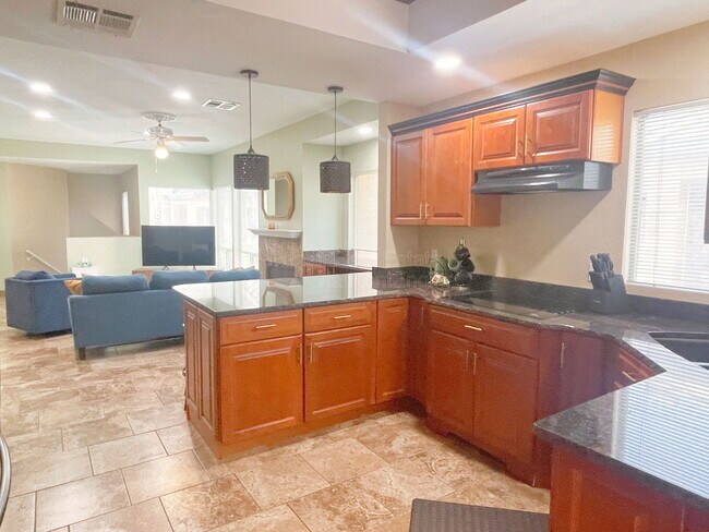 Building Photo - 101 N 7th St