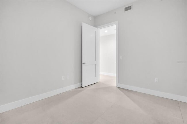 Building Photo - 275 1st Ave S