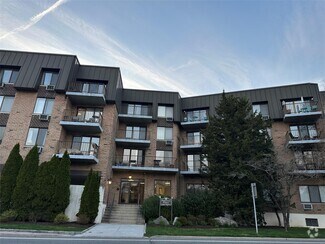 Building Photo - 560 Halstead Ave