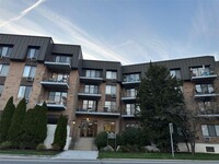 Building Photo - 560 Halstead Ave