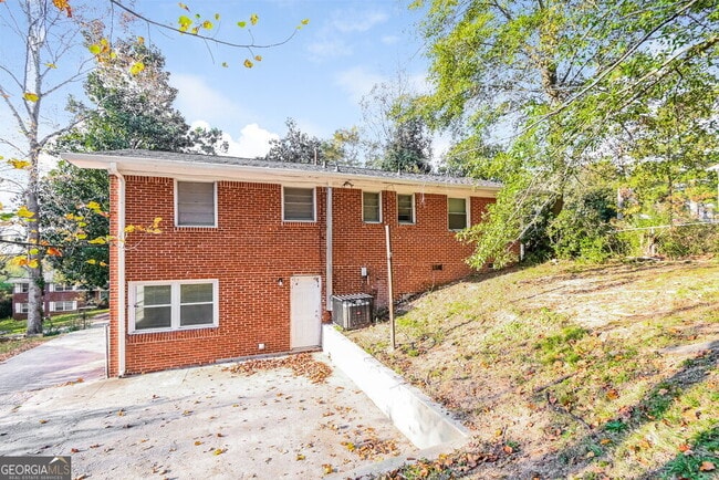 Building Photo - 3990 Rutgers Dr SW