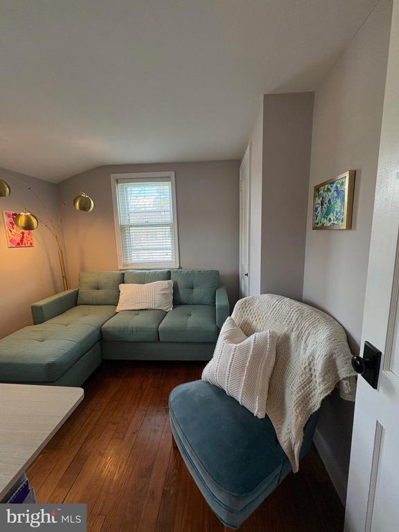 Building Photo - 509 D St