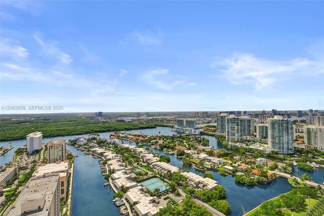 Building Photo - 16001 Collins Ave