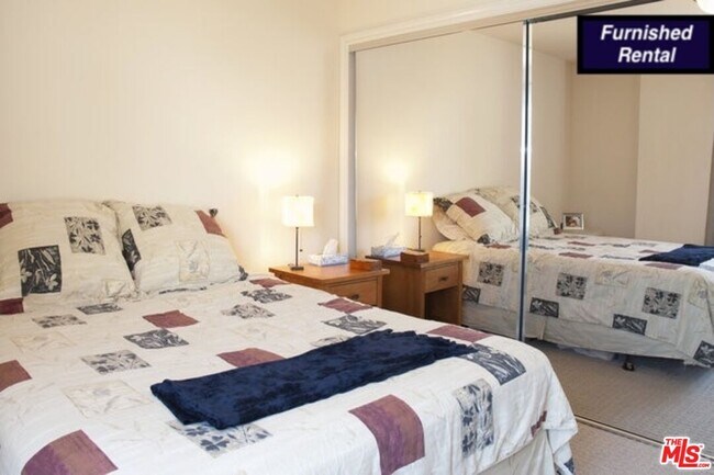 Building Photo - 1319 N Detroit St