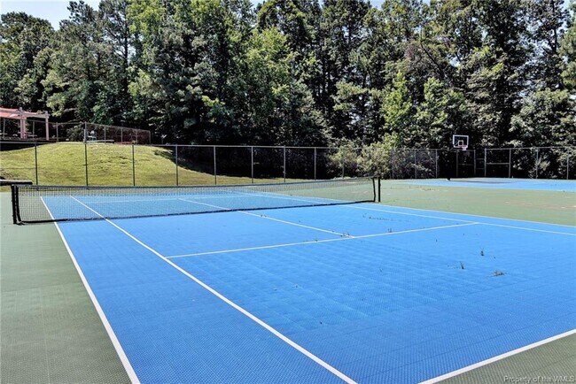 Building Photo - 8 Spring W