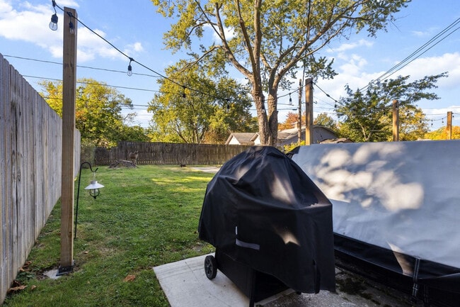 Building Photo - 6484 Aylesworth Dr