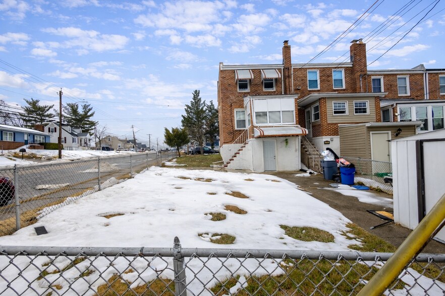 Building Photo - 1200 Narcissus Ave