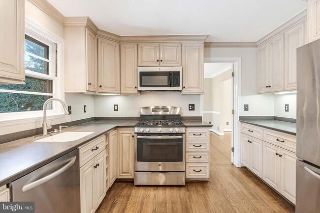 Building Photo - 3867 Chesterbrook Rd