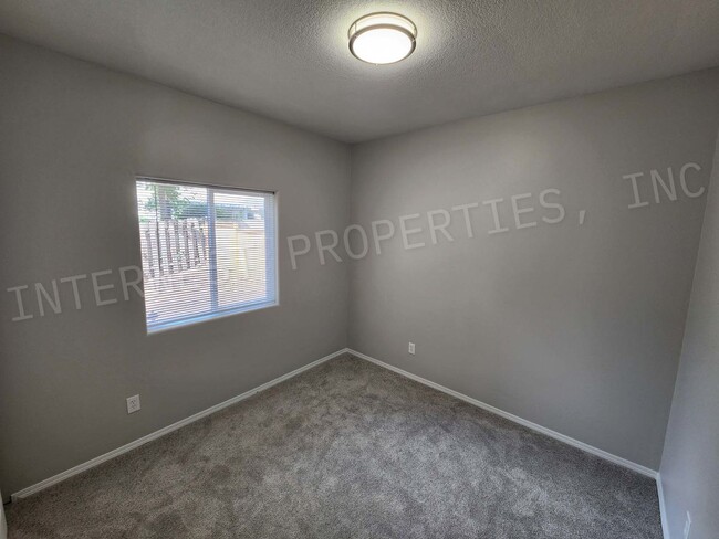 Building Photo - Super Cute 3+ Bd 2ba Ranch Style Home With...