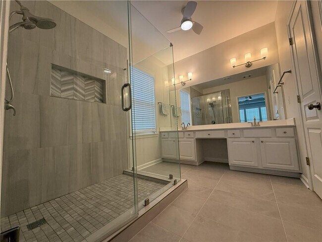 Building Photo - 1460 Vinery Ave