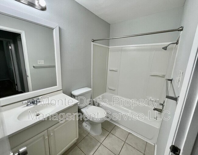 Building Photo - 1312 Southport Dr