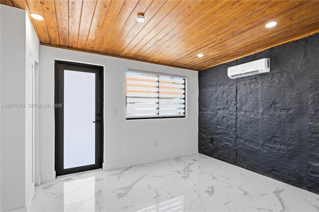 Building Photo - 6755 SW 27th St