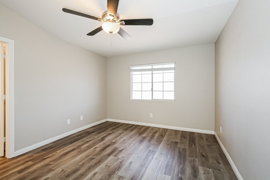 Building Photo - 504 Stonehurst Dr