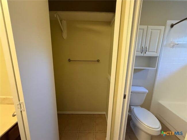 Building Photo - 758 Briarbend Dr