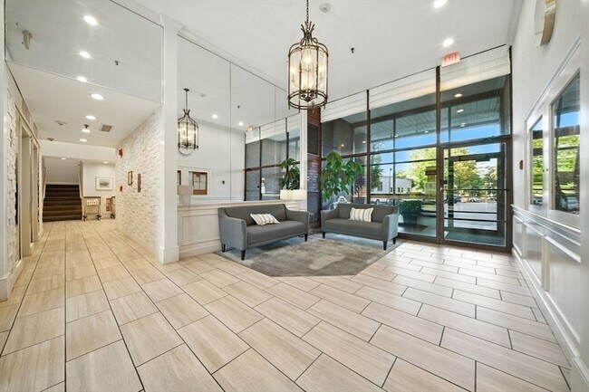 Building Photo - 77 Adams St