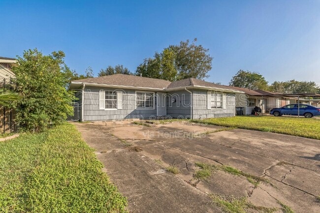 Building Photo - 6419 Belarbor St