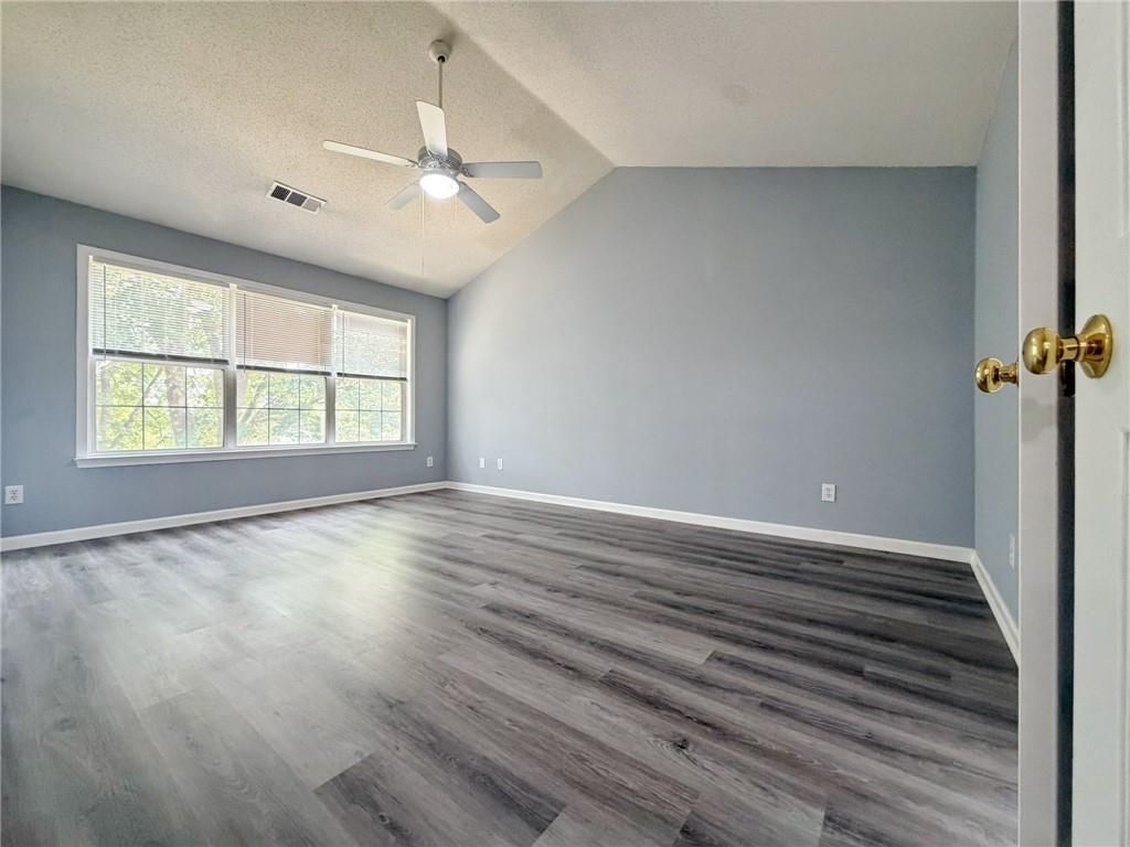 Building Photo - 11545 Carriage Park Ln