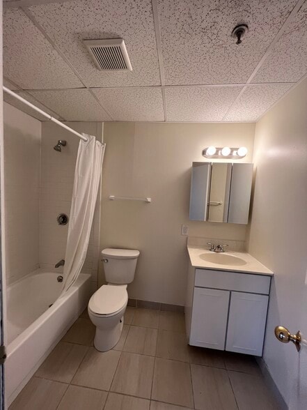 Building Photo - 1130 Boylston St