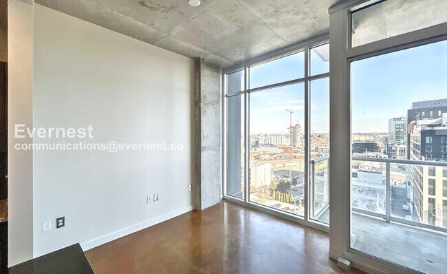 Building Photo - 600 12th Ave S