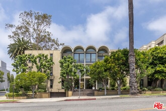 Building Photo - 11789 Montana Ave