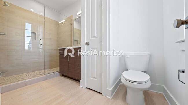 Building Photo - 2024 Construction - Modern 4 bedroom home in Downtown Memphis!!