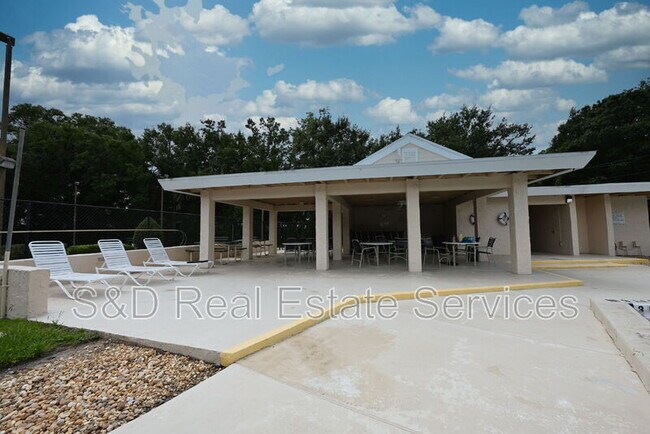 Building Photo - 2025 Sylvester Rd