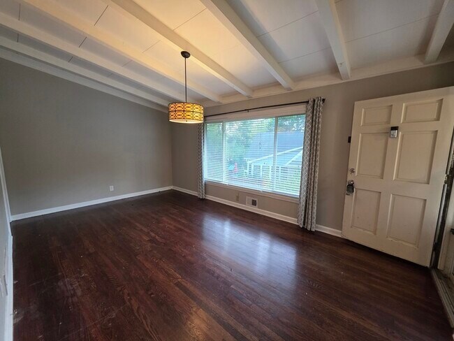 Building Photo - 3659 Ashwood Dr SE