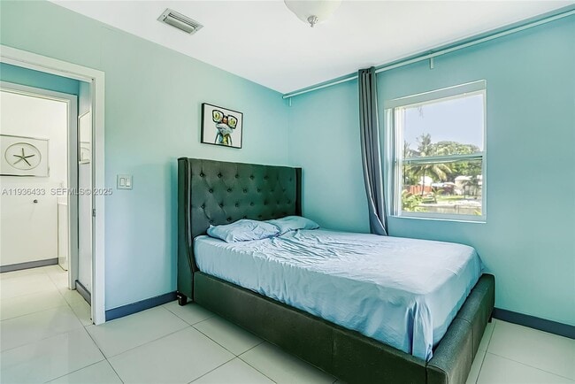 Building Photo - 216 SW 6th St