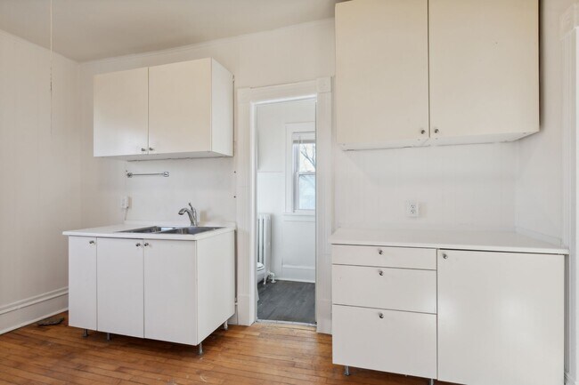 Building Photo - 224 N Humboldt Ave