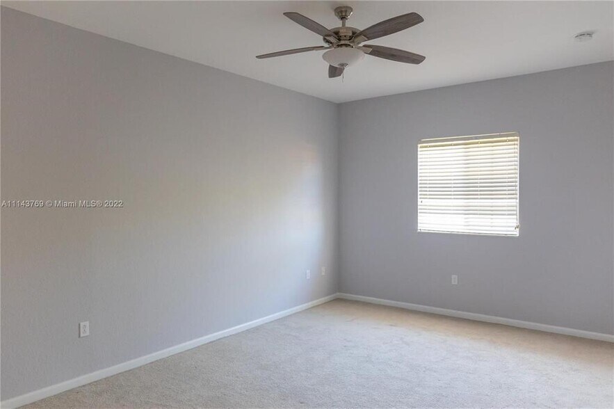 Building Photo - 3235 NW 31st Ter