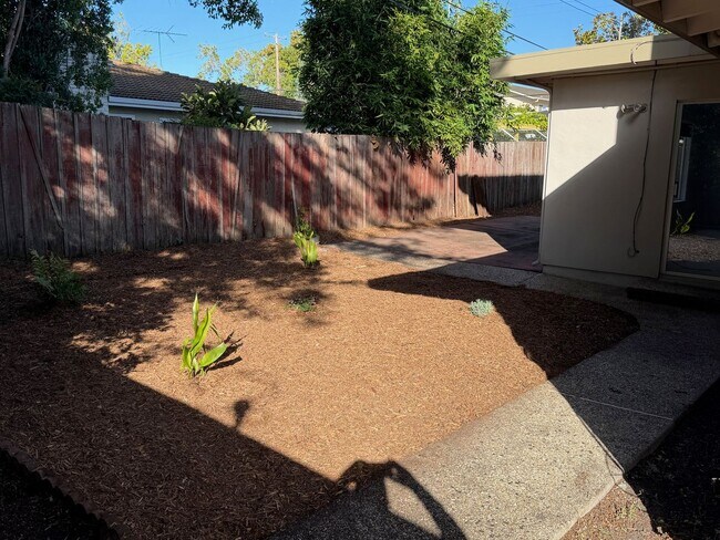 Building Photo - 3630 Lupine Ave